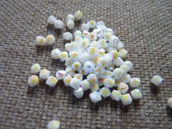 cseh bicone 4 mm telt fehér 2XAB 20 db