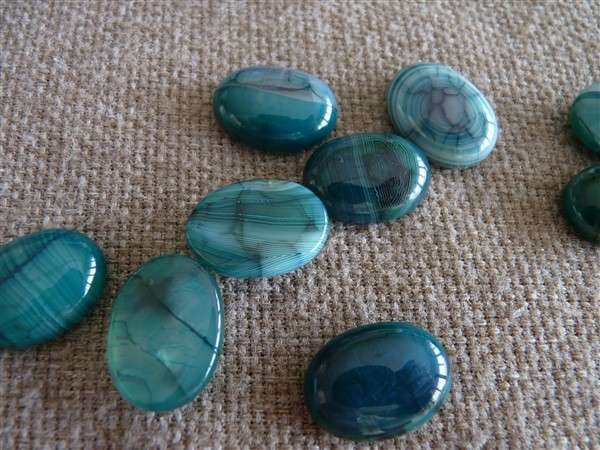 ovális sárkányér achát kaboson kékeszöld 20 x 14,5 mm