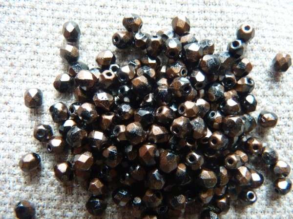 csiszolt gyöngy 4 mm: fekete-csoki wax 50 db