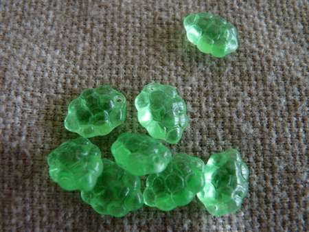 szeder alakú gyöngy: peridot 5 db