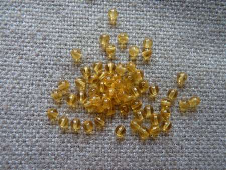 4 mm kerek gyöngy topáz 50 db