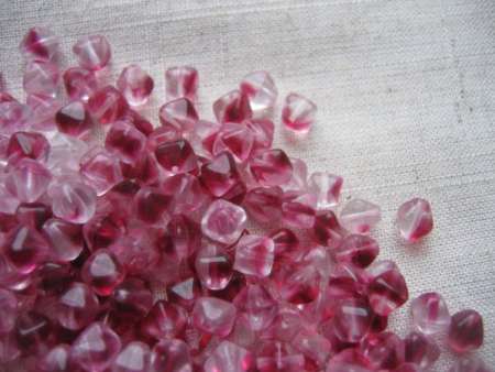 piramid gyöngy fuchsia/kristály 25 db